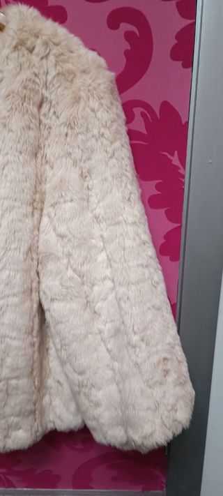 Chaqueta de pelo rosa