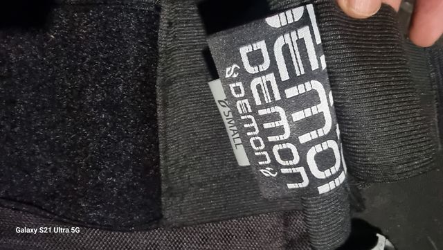 Espaldera protectora de la marca DEMON
v