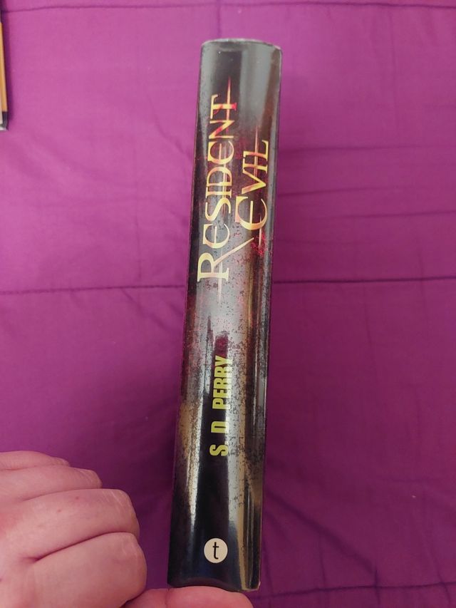 Coleccionista Resident Evil Vol.1 y 2