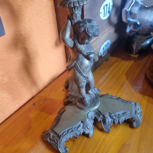 Candelabro antiguo de cobre