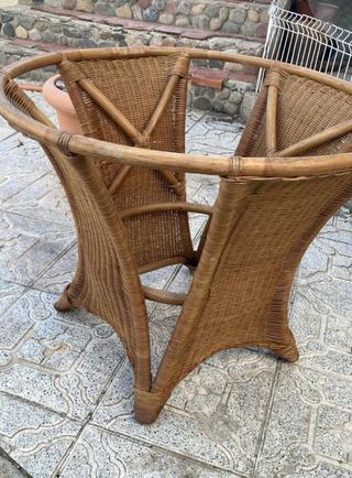 Mesa de mimbre
