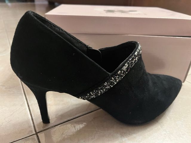 Scarpe eleganti con tacco