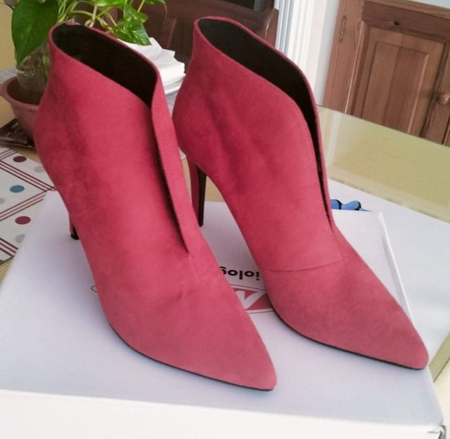 BOTÍN TACÓN ALTO ROJO