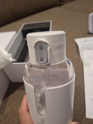 Izybaby calienta biberones portátil y cómodo.