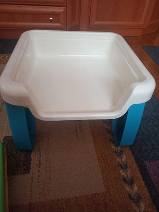 Mesa de actividades infantil