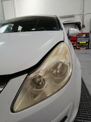 Lijado y barnizado de faros 