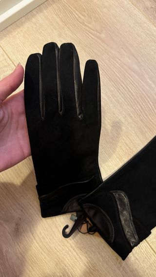 Guantes de piel y ante negros