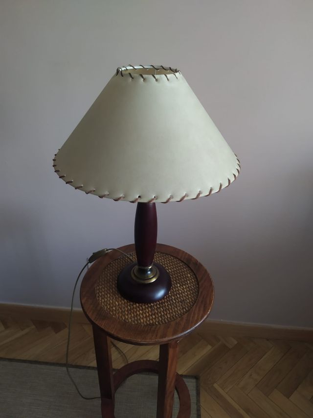 Lampara de mesa en perfecto estado