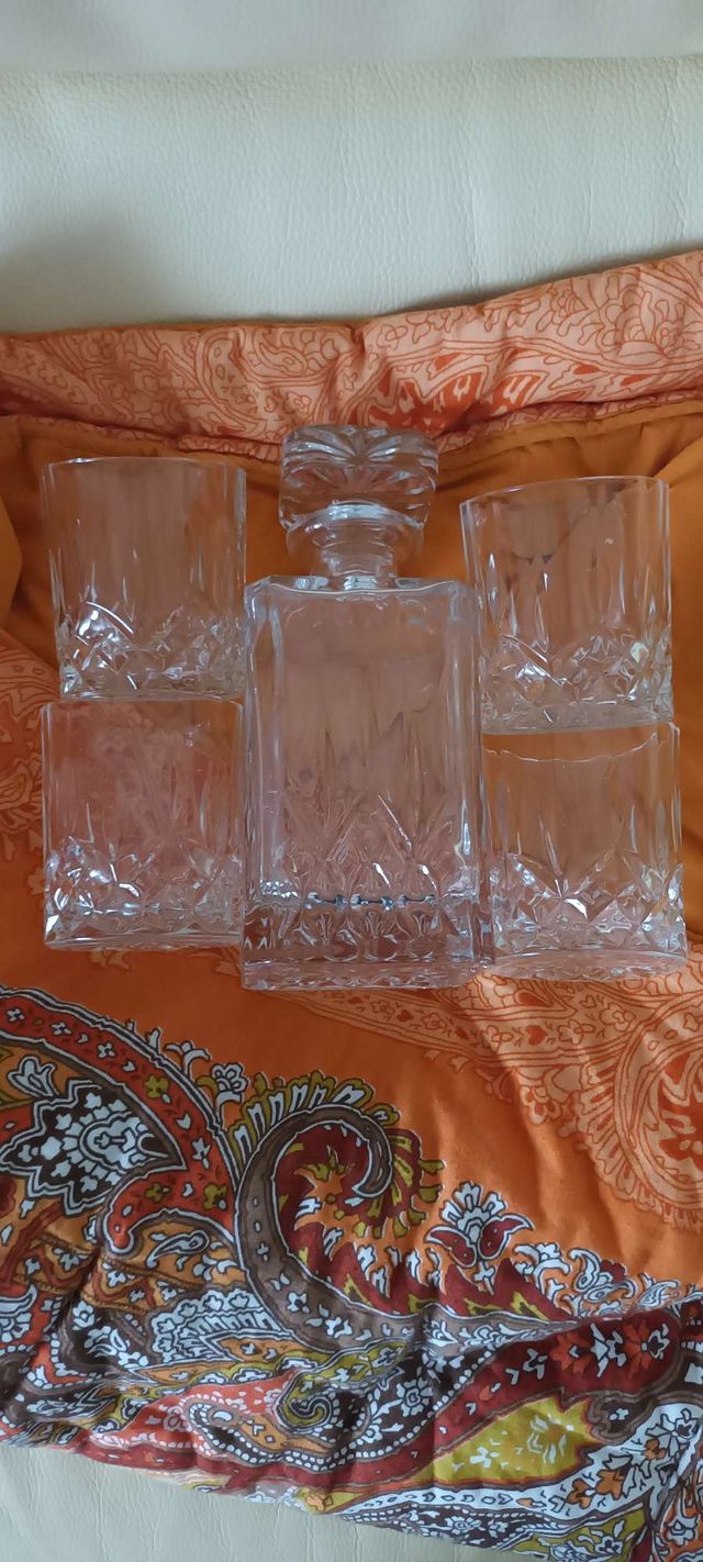 Bottiglia cristallo + 4 bicchieri cristallo