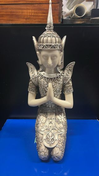 FIGURA DIOSA HINDU REZANDO
