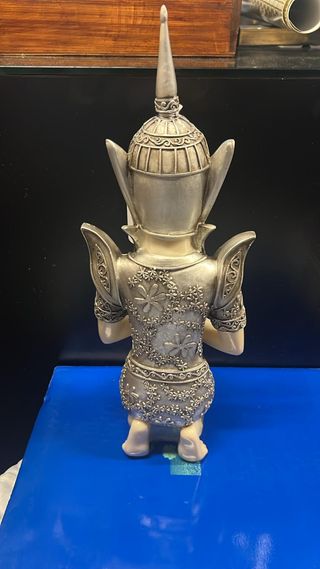 FIGURA DIOSA HINDU REZANDO