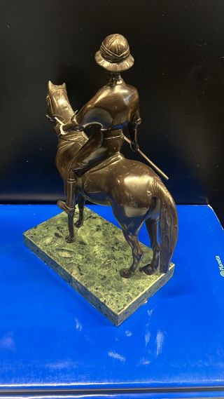 FIGURA EXPLORADOR A CABALLO BRONCE