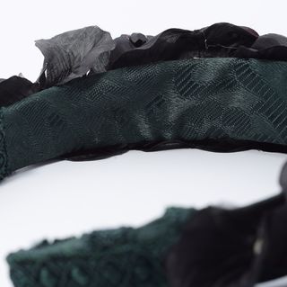 Tocado de Laureles Romanos Oscuros Elegancia Única