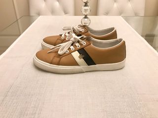 Zapatilla tenis Ralph Lauren clásico camel marino