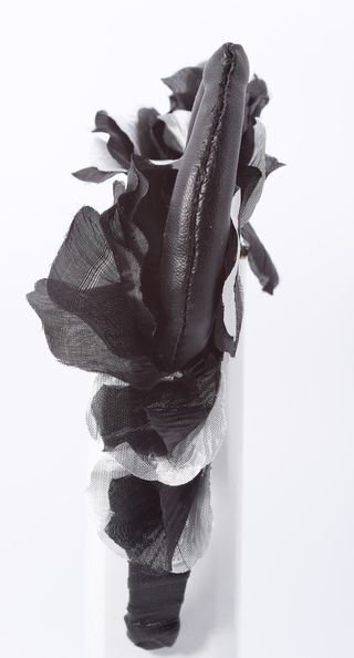 Tocado Artesanal Orejas Ratona Flores Negras/Plata