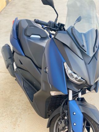 Scooter / X MAX 300 / Azul mate