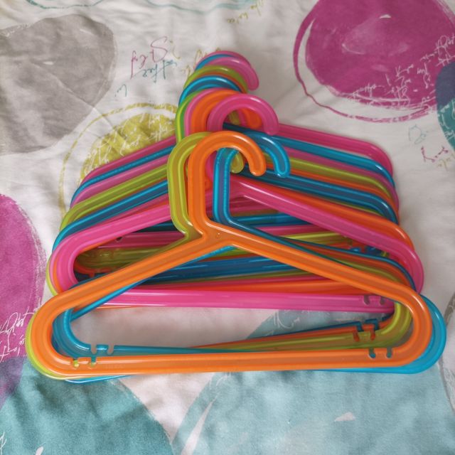 Lote 15 perchas infantiles