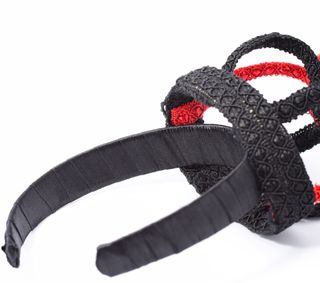 Tocado Exclusivo Reina de Corazones - Hecho a Mano