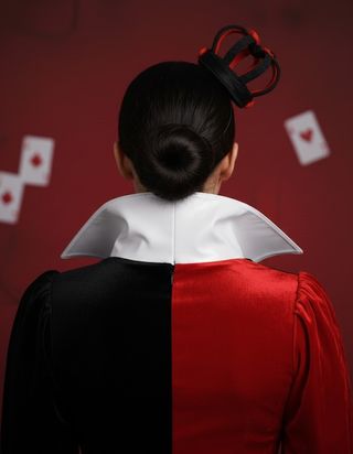 Tocado Exclusivo Reina de Corazones - Hecho a Mano