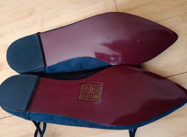 Ballerine con lacci e pietre