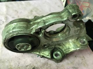 Apoio de motor traseiro com suporte - Peugeot 307