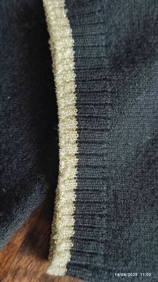 Maglia con bordi dorati