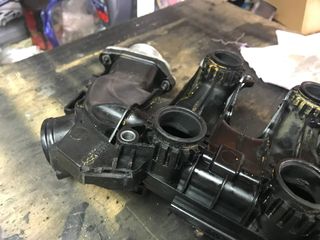 Colector de admissão Peugeot 307 1.6 HDI