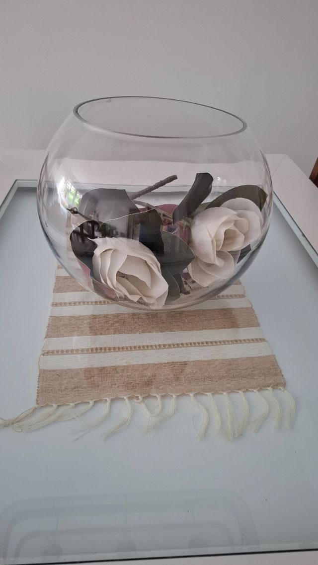 Pecera grande redonda.