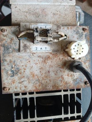 Antico trasformatore valvolare