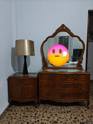 Conjunto muebles antiguos para cuarto grande