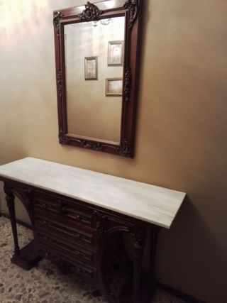 Mueble recibidor con espejo