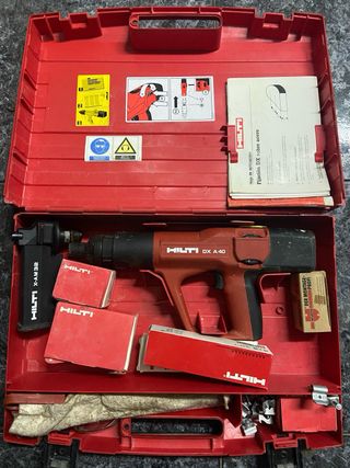 Se vende pistola Hilti DX A 40
