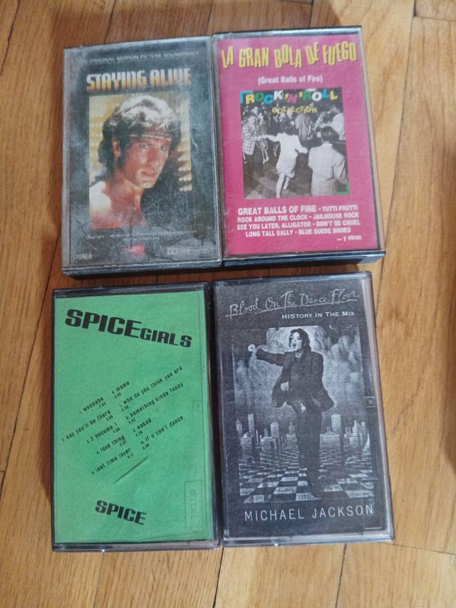 Casettes Staying Alive,La gran bola...