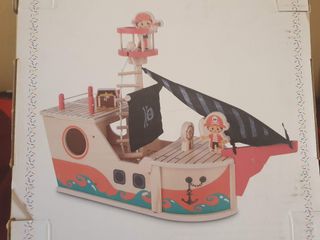 Barco pirata de madera