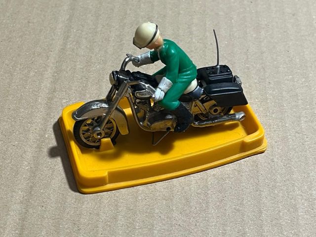 Moto Harley Davidson similar guardia civil