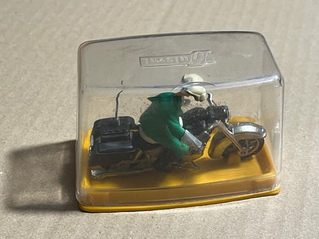 Moto Harley Davidson similar guardia civil