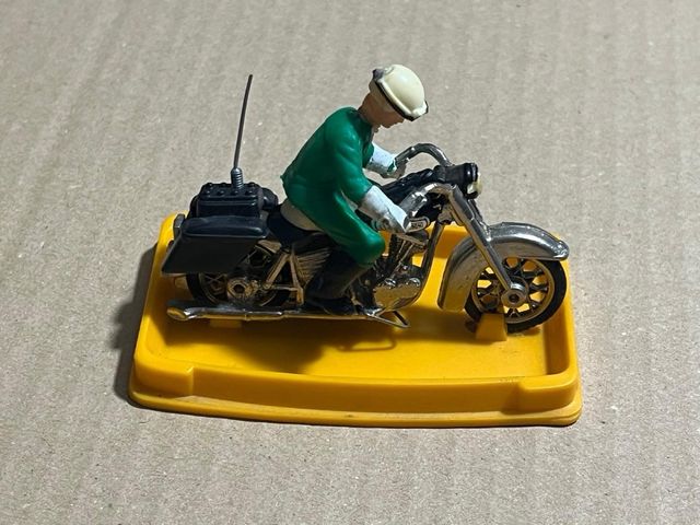 Moto Harley Davidson similar guardia civil