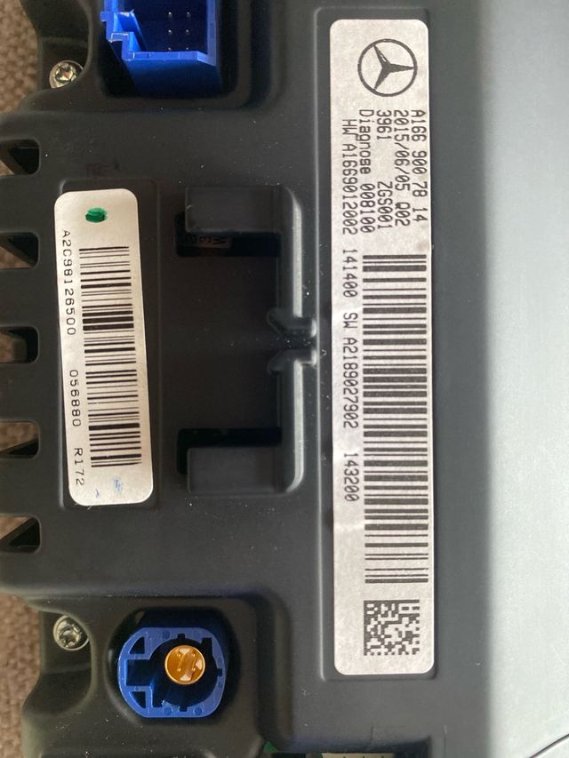 Pantalla de mercedes sin marco original GLA