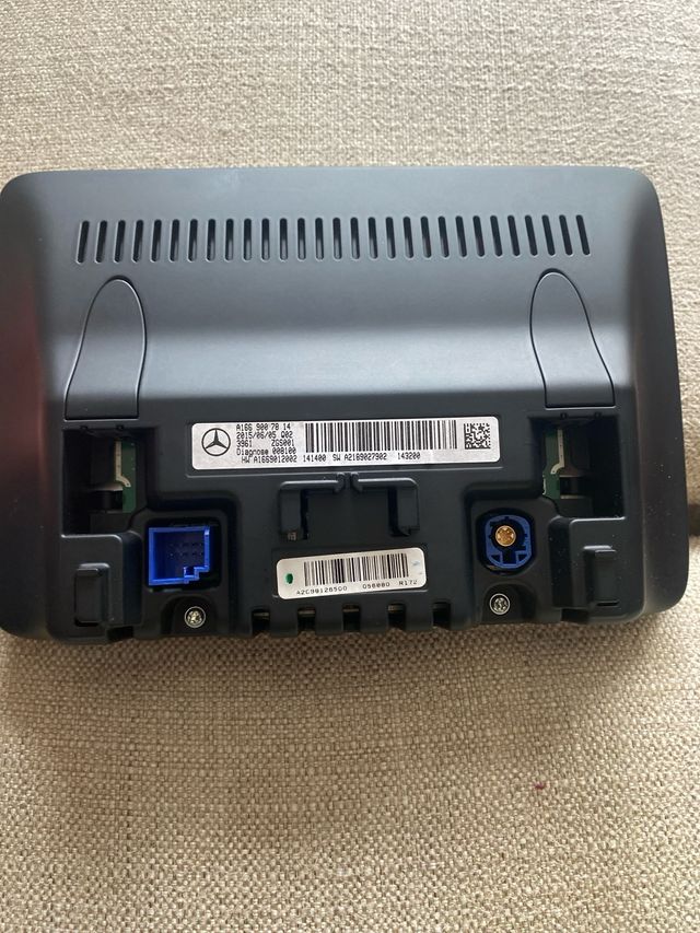 Pantalla de mercedes sin marco original GLA