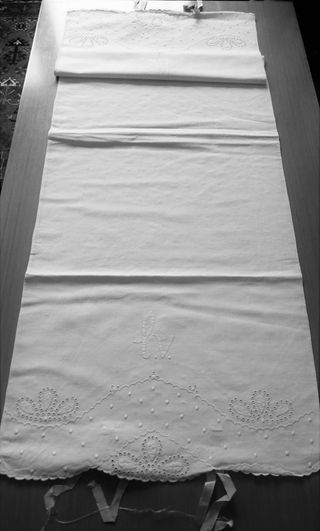 Sábanas de hilo bordadas 07