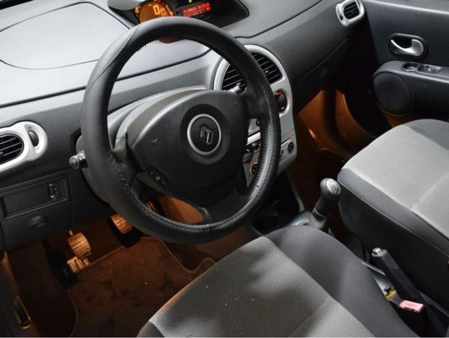 Renault Modus  3800€