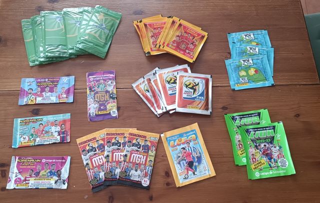 12 sobres sin abrir Futbol MGK Adrenalyn