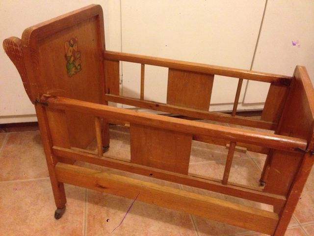 Cuna muñecas antigua