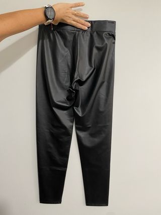 Pantalon de cuero nuevo