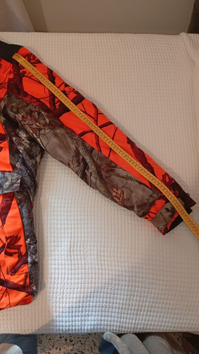 Chaqueta caza con capucha