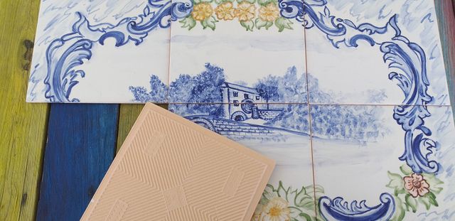 Painel de azulejos pintados á mão