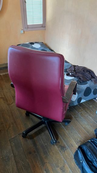 SILLA OFICINA ROJA CUERO REAL