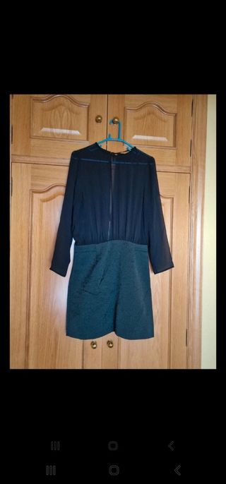 Vestido corto negro Zara