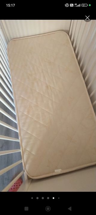 Cuna y colchón SIN JUEGO DE CHINCHONERA