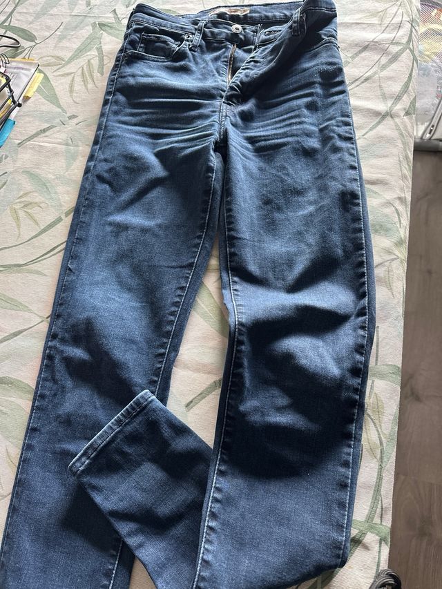 Pantalón tejano Levis